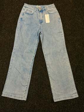 Ettelo Women’s Denim Collection Light Wash High Waisted Wide Leg Jeans New Size